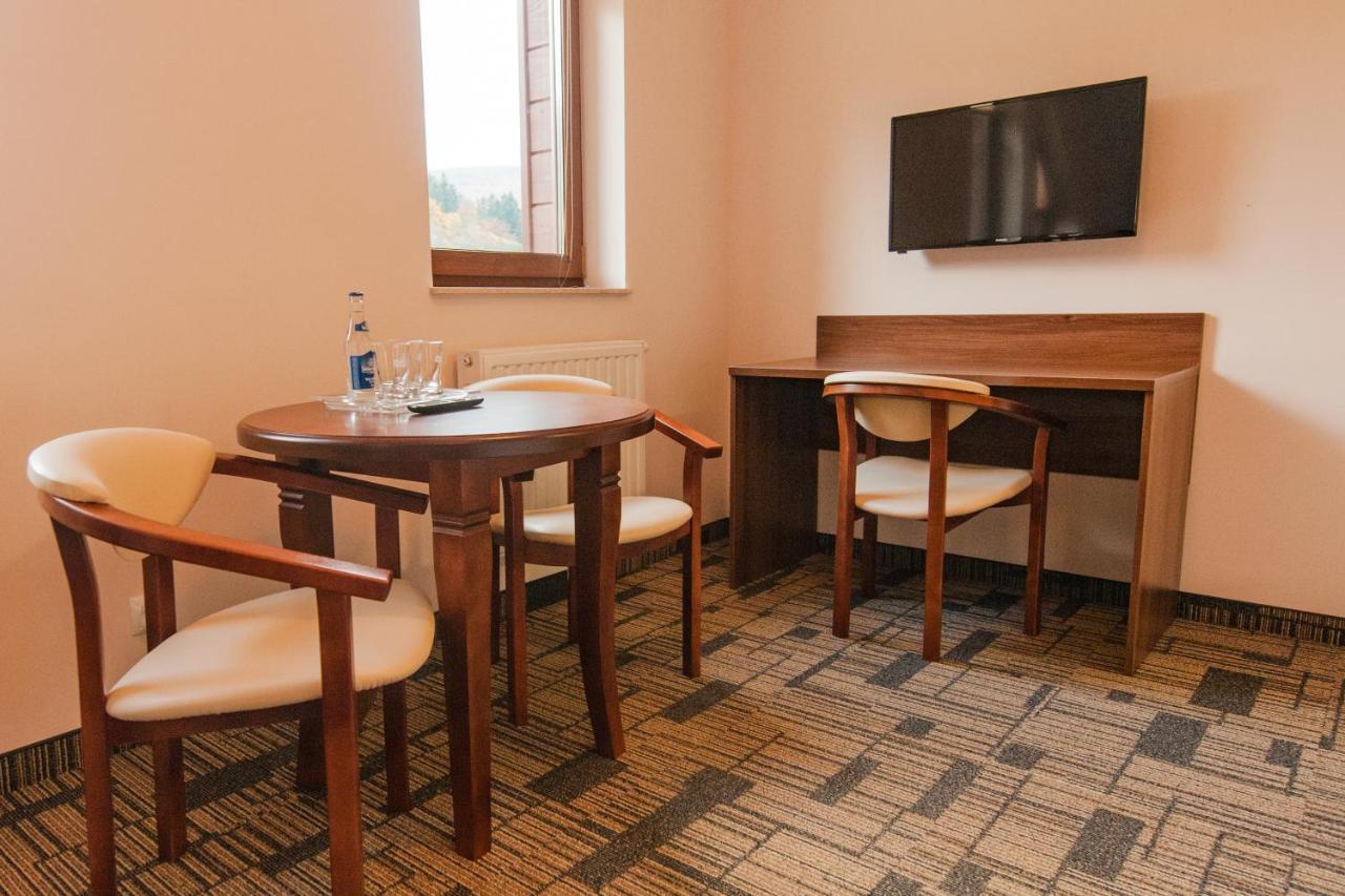 Centrum Promocji Lesnictwa W Mucznem Lutowiska Esterno foto
